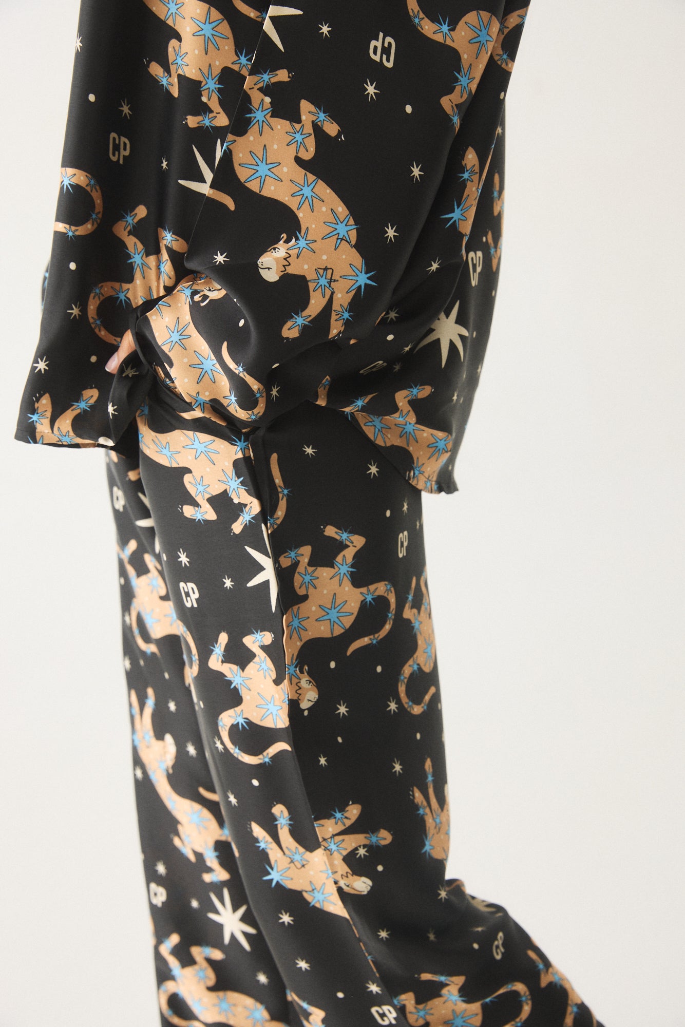 PIJAMA LIBRA DARA DARK LARGO