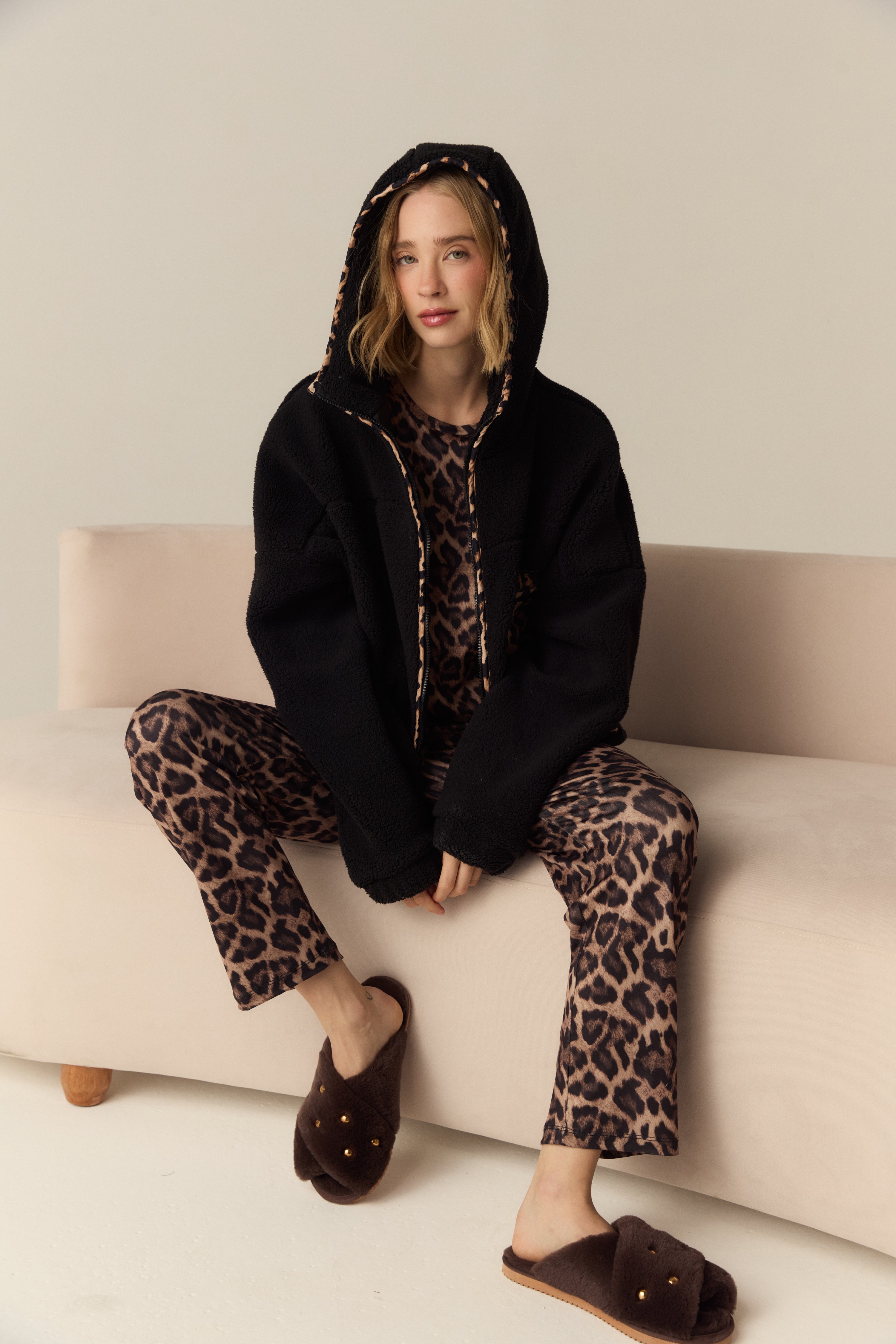 CHAQUETA LEA NEGRO